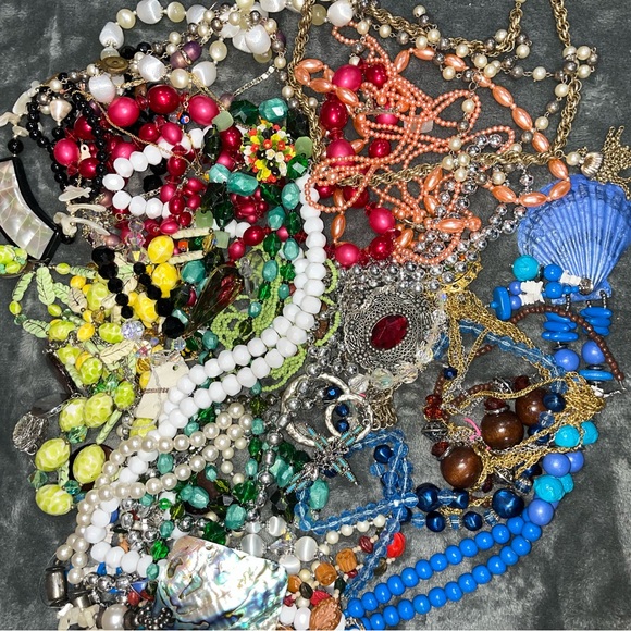 Necklace bundle - Picture 3 of 3